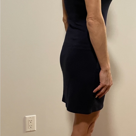 This simple yet beautiful navy blue dress fits perfectly. - Picture 2 of 3